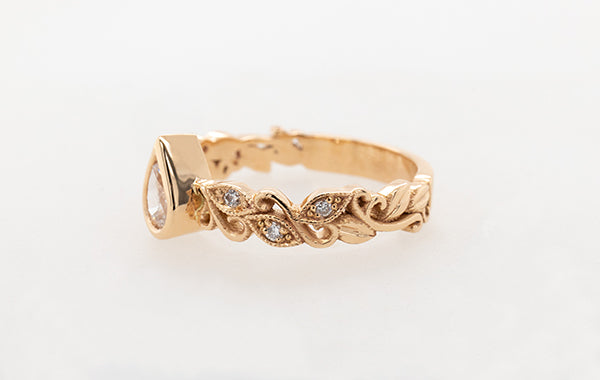 Filigree Pear Diamond Ring 18R