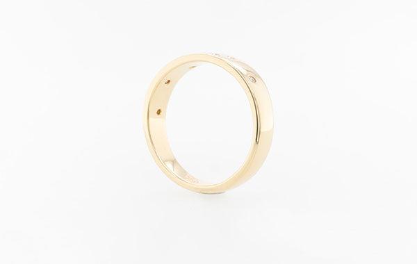 Wedding Ring Pink Blue & White Diamonds Tapered 18Y