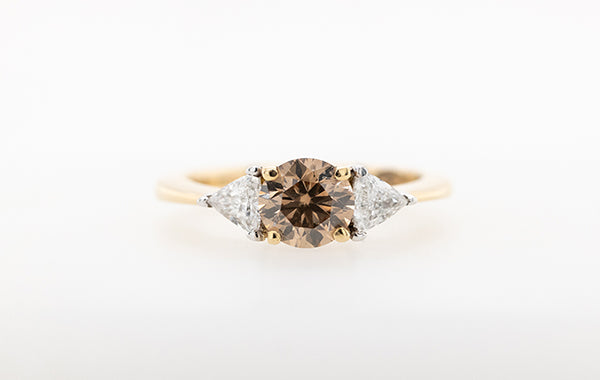 Engagement Ring 0.72ct Champagne 2 Trilliants