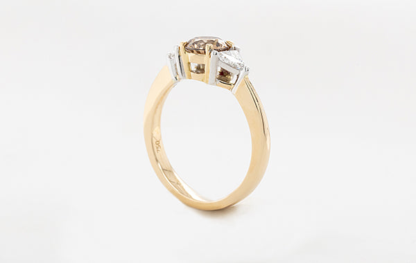 Engagement Ring 0.72ct Champagne 2 Trilliants