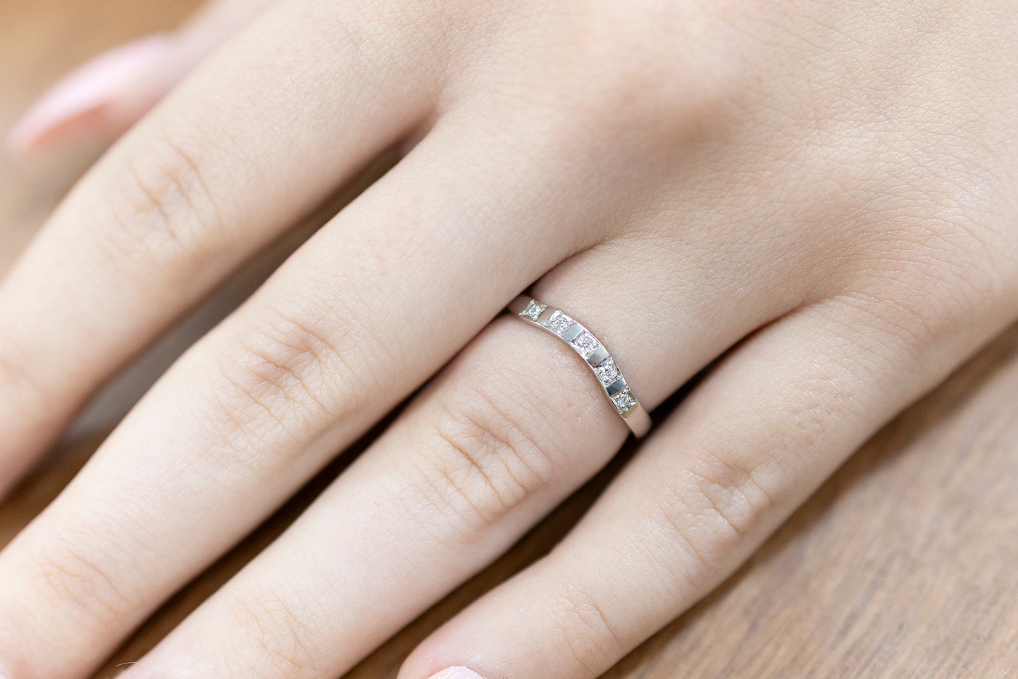 Wedding Ring Deco Curved with Diamonds