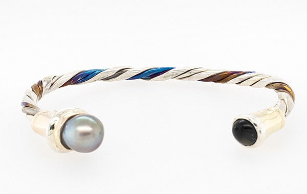 Twist Bangle with Abrolhos Pearl, Cat's Eye, Titanium