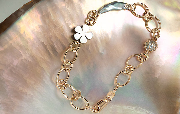 Keshi Pearl Knitted Bracelet with Geraldton Wax