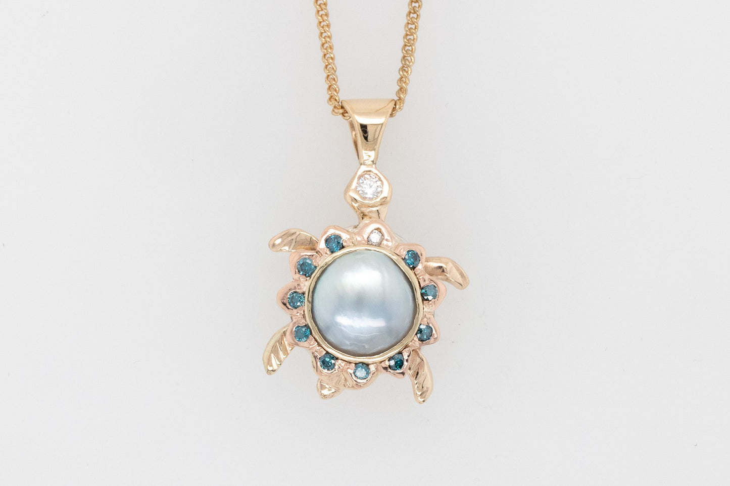 Baby Turtle Pendant with Mabe & Blue Diamonds. Articulated.