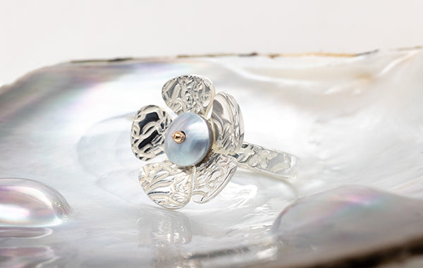Geraldton Wax Mabe Embossed Flower Ring