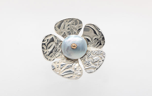 Geraldton Wax Mabe Embossed Flower Ring