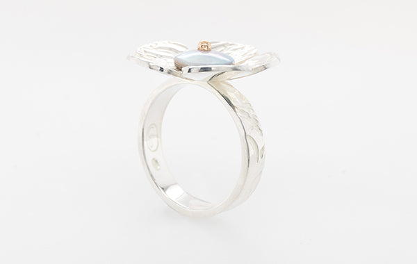 Geraldton Wax Mabe Embossed Flower Ring