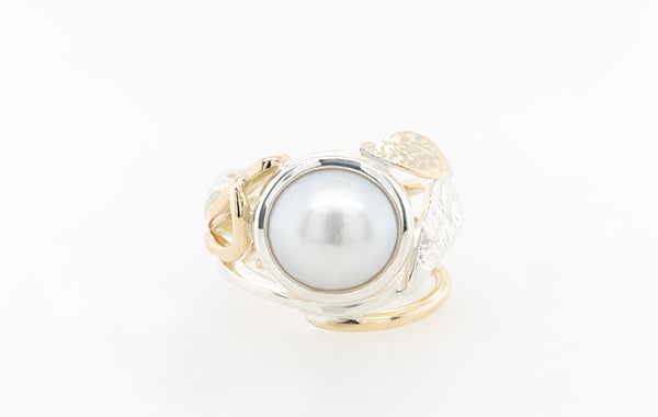 Broome Pearl Embossed Leaf Ring