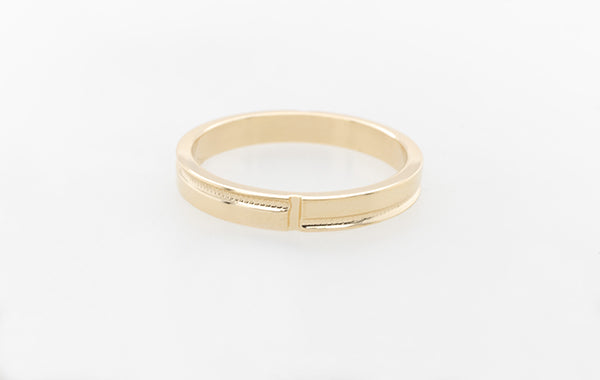Wedding Ring Gold Faceted