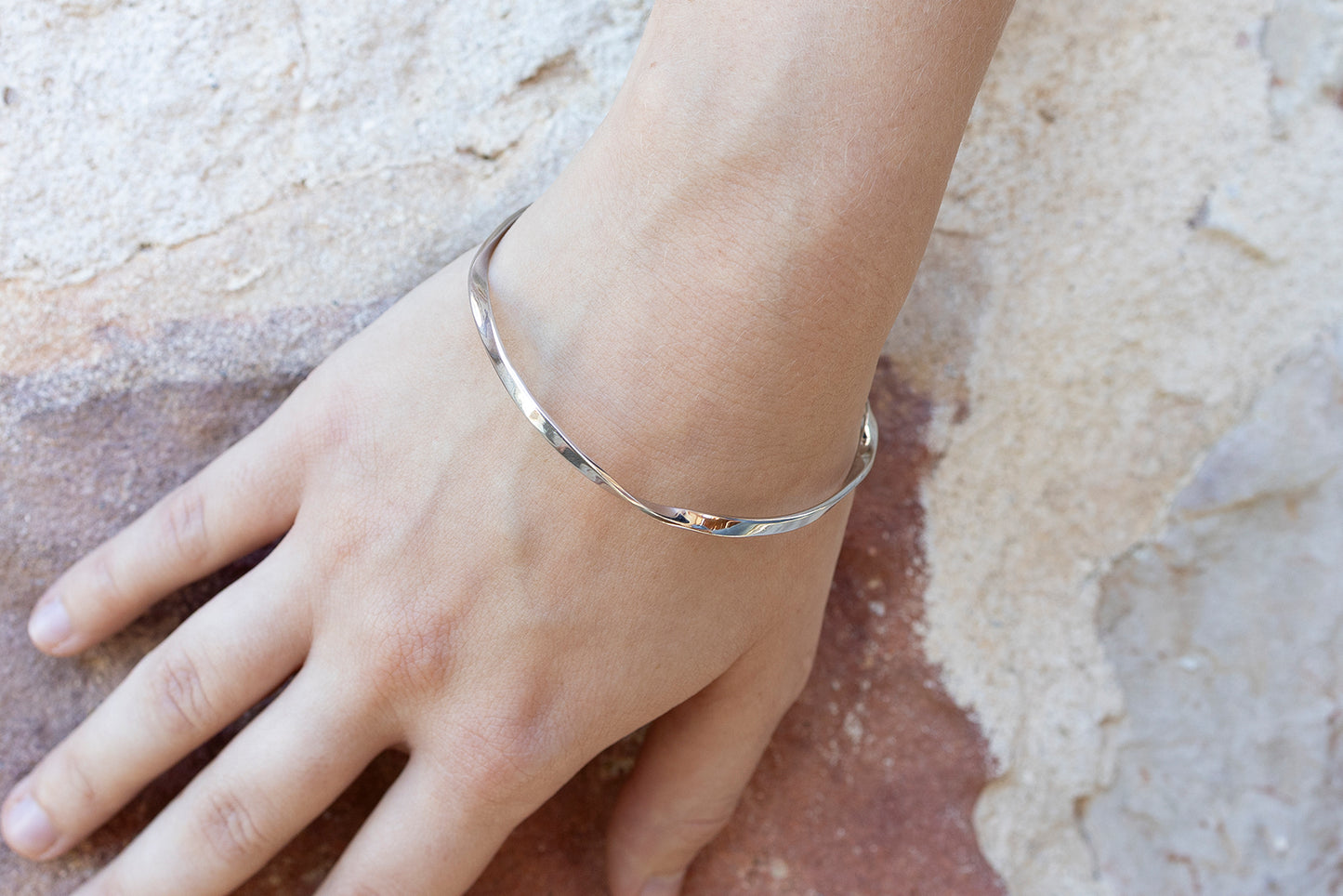 Organic Twist Bangle White
