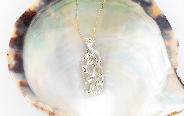 Coral Keshi Pearl Pendant 2