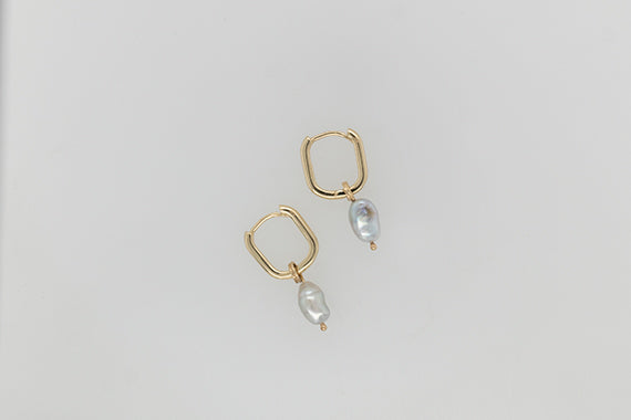 Keshi Drop Huggie Earrings