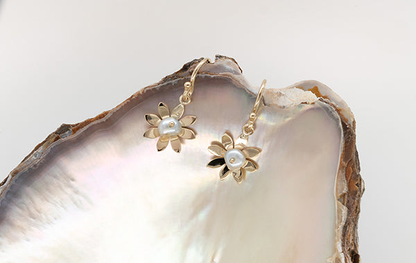 Flannel Flower Keshi Earrings