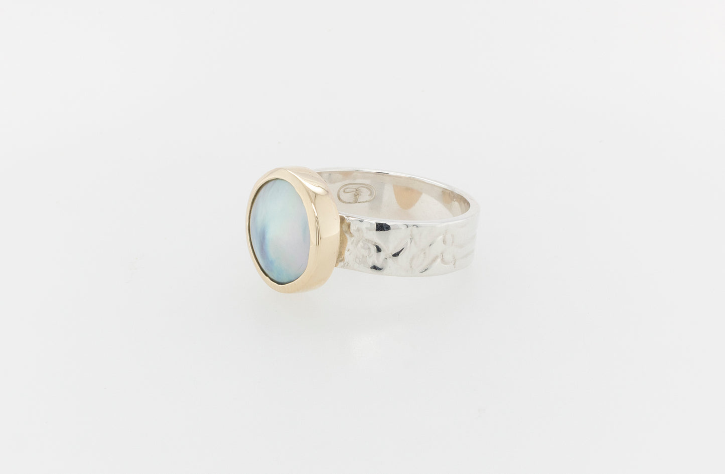 Mabe Embossed Two-Tone Ring