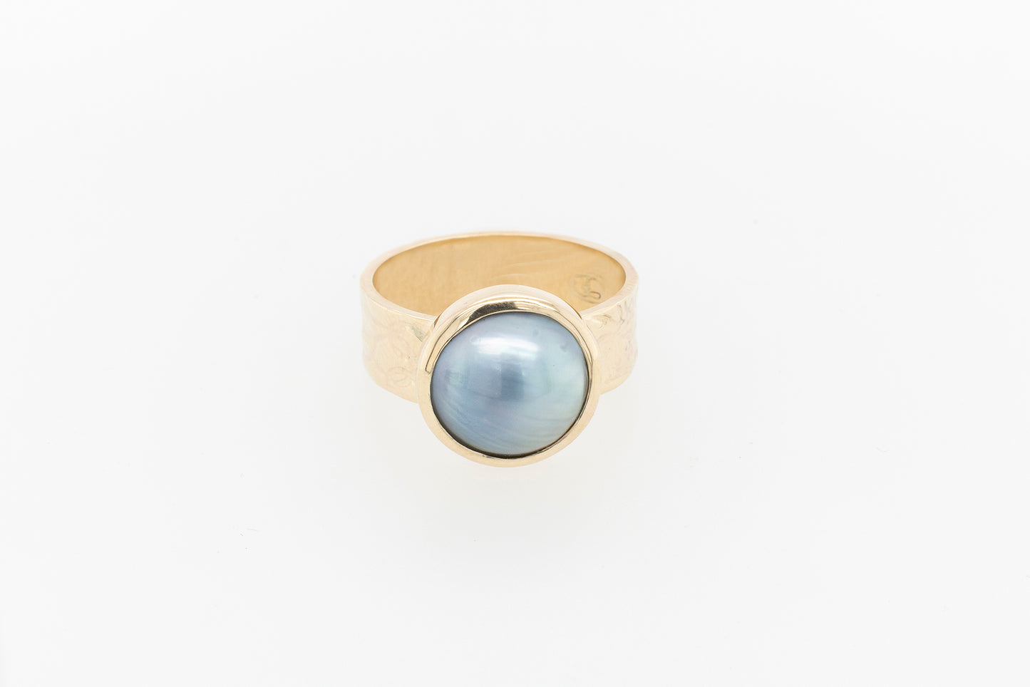 Abrolhos Island Mabe Embossed Ring