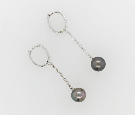 Oval Huggies With Fine Chain Drop Pearls
