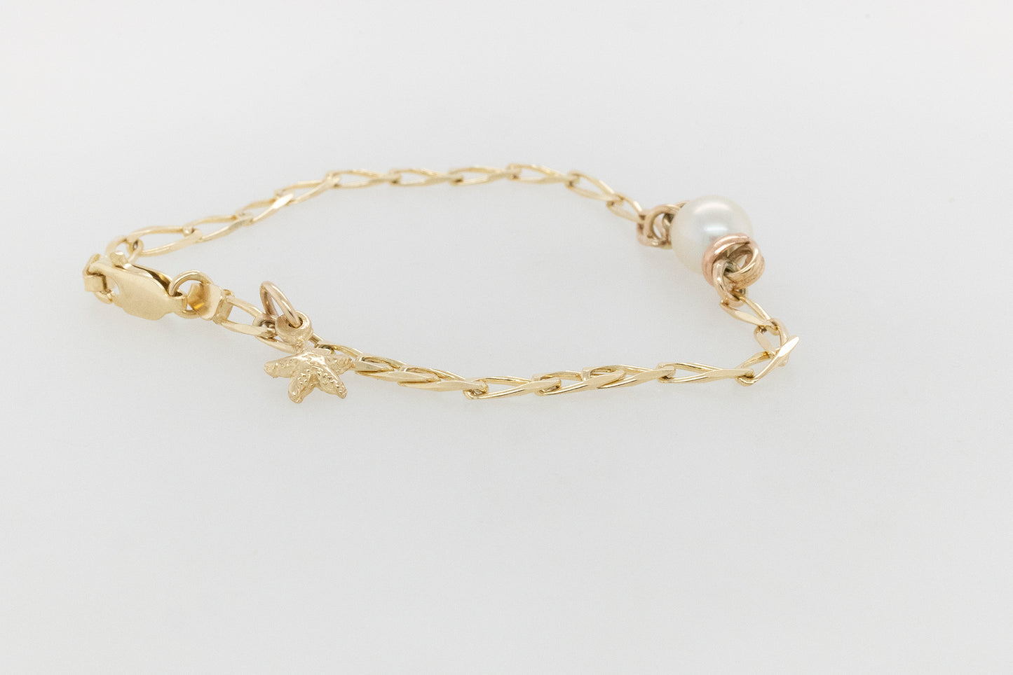 Pearl Bracelet with starfish charm