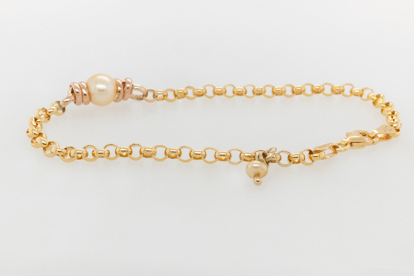Akoya Pearl bracelet with Keshi Charm