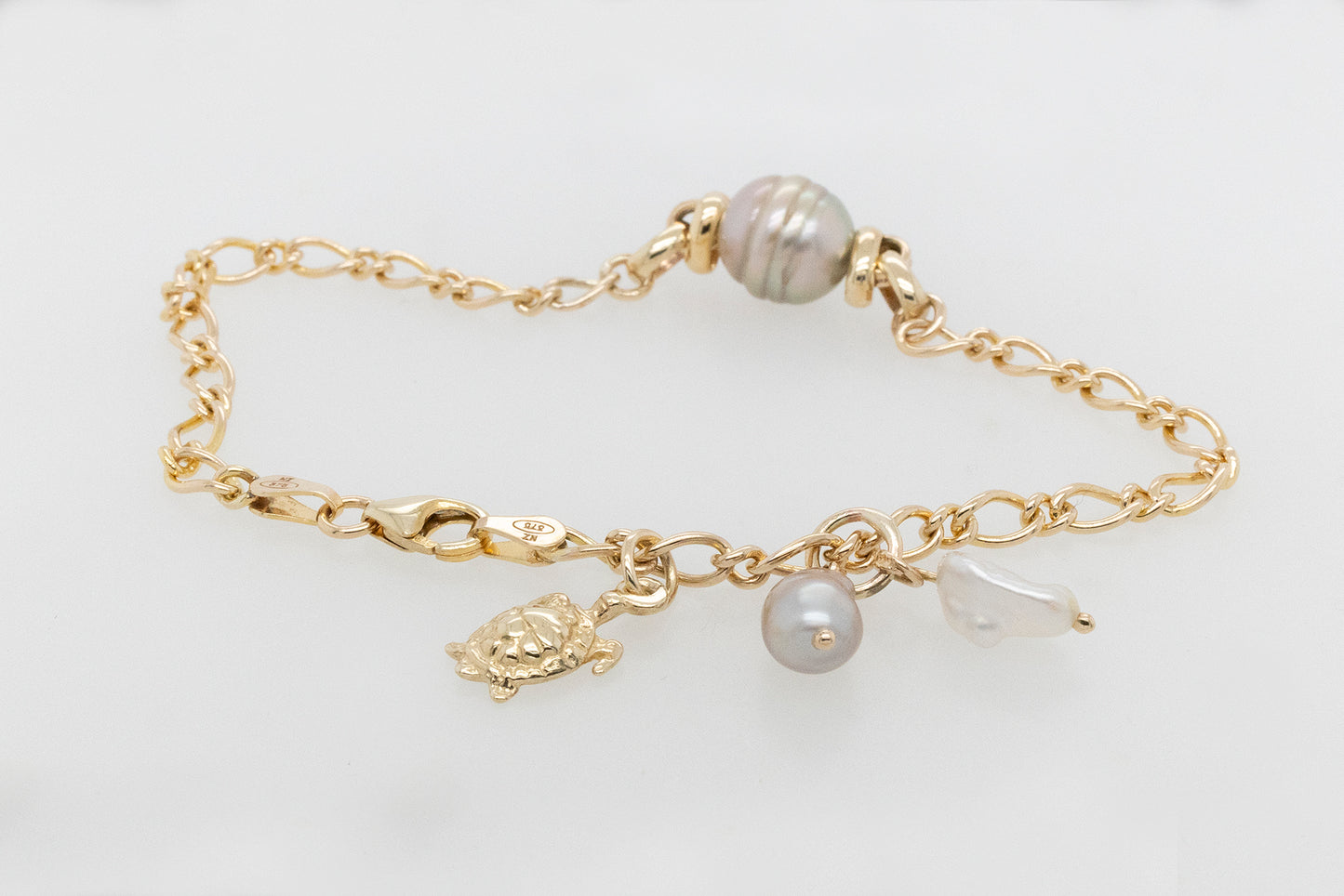 Fancy Link Turtle Bracelet with Abrolhos Circle & Keshi Pearl