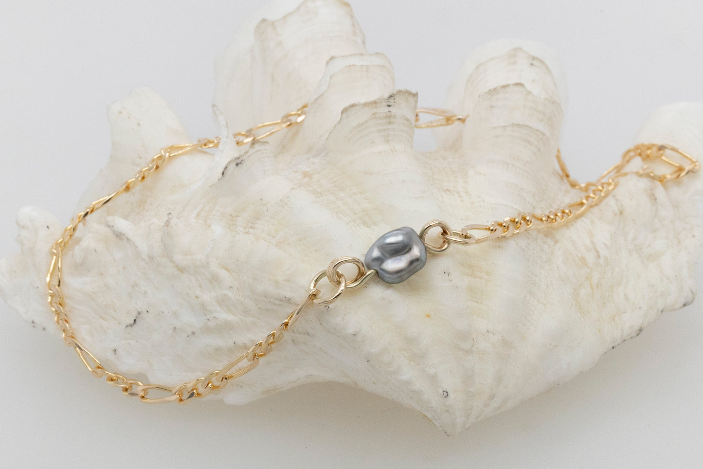 Abrolhos Island Black-Lipped Keshi Figaro Bracelet
