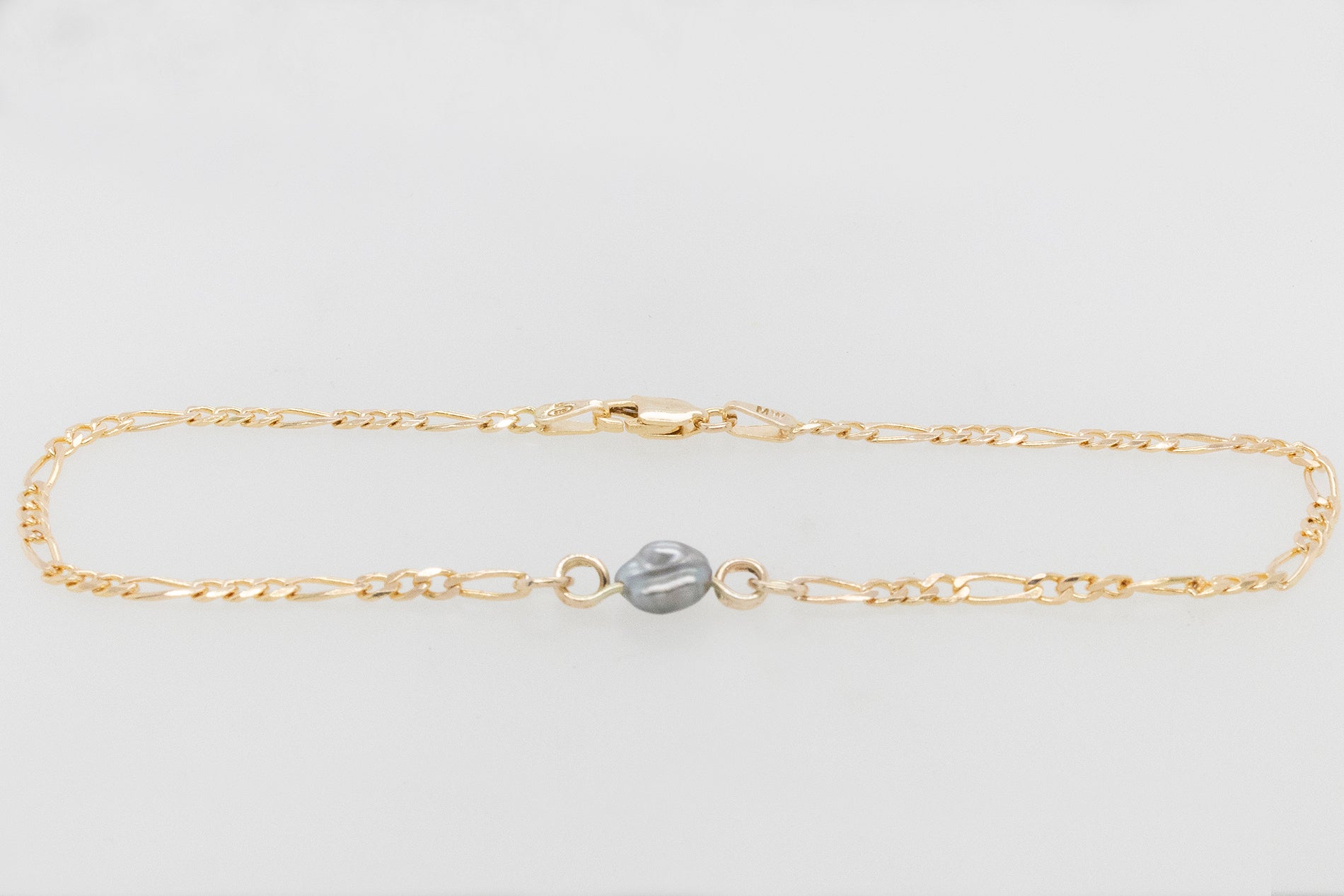 Abrolhos Island Black-Lipped Keshi Figaro Bracelet