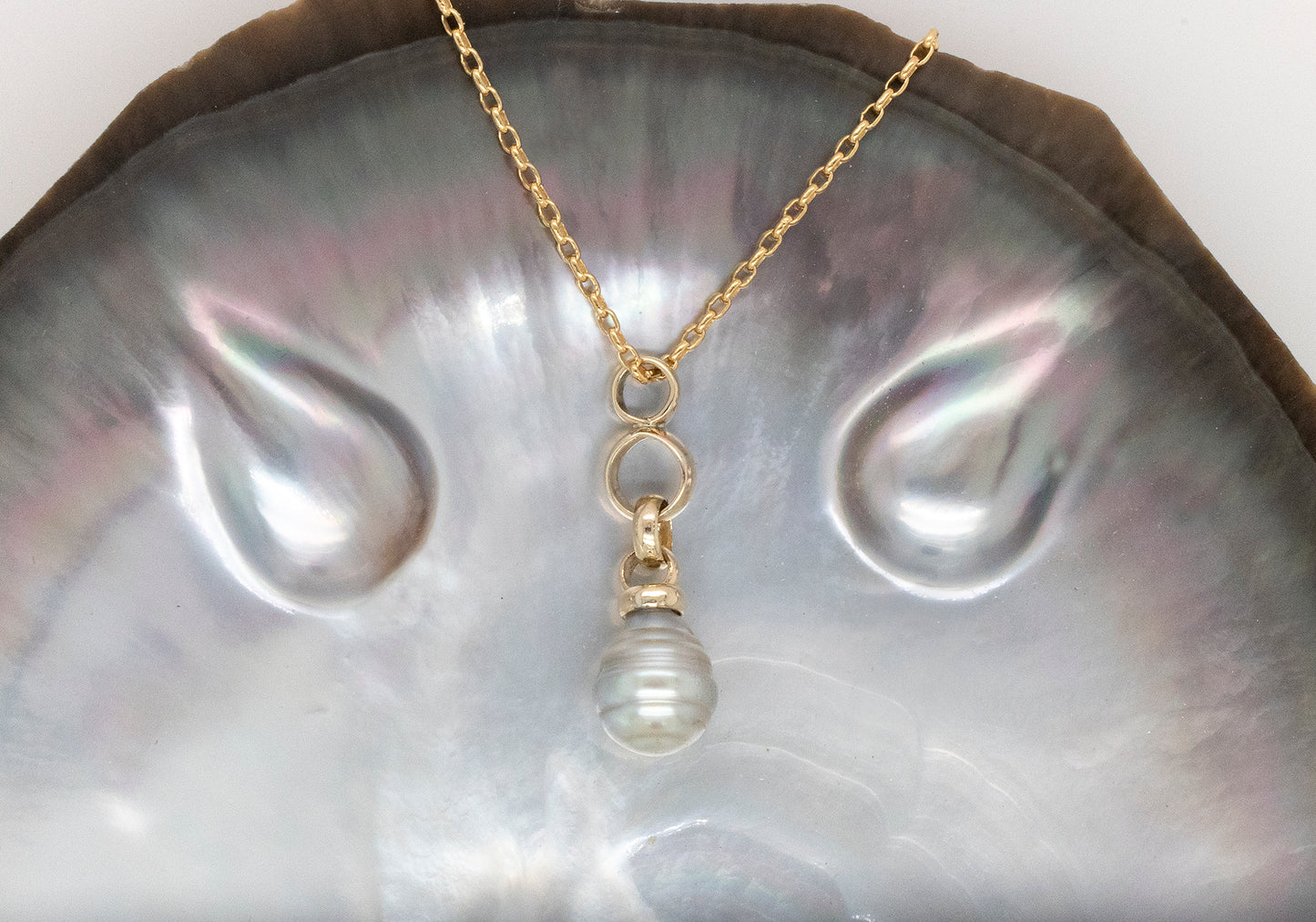 Circle Drop Pearl Belcher Pendant