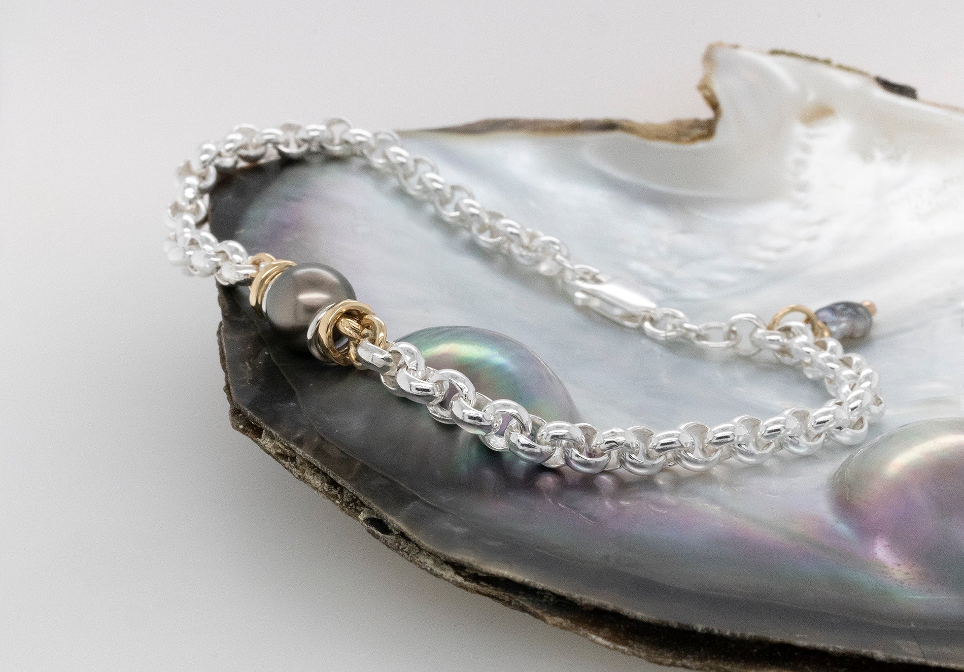 Pearl Belcher bracelet with Keshi Charm