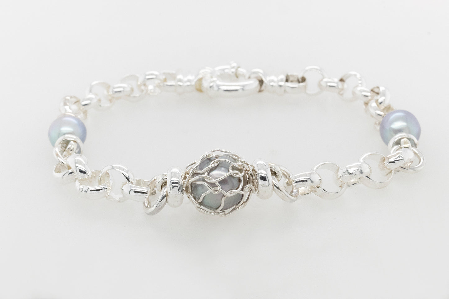French Knitted Abrolhos Pearl Belcher Bracelet