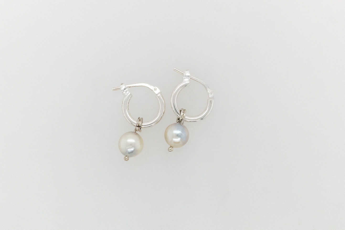 Abrolhos Pearl Hoop Earring