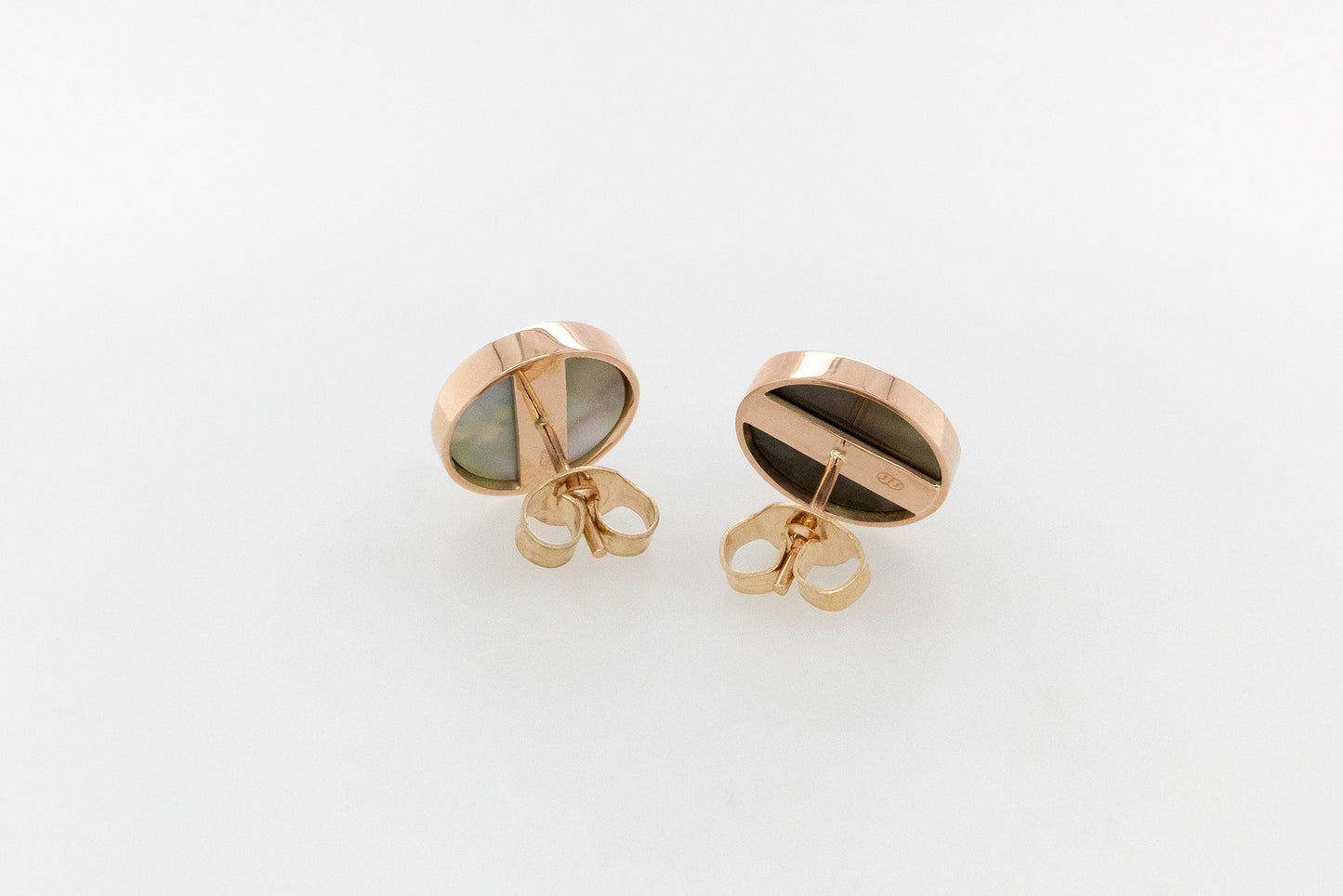 Abrolhos Mabe Stud Earrings