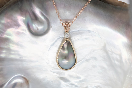 Diamond Mabe Pearl Pendant