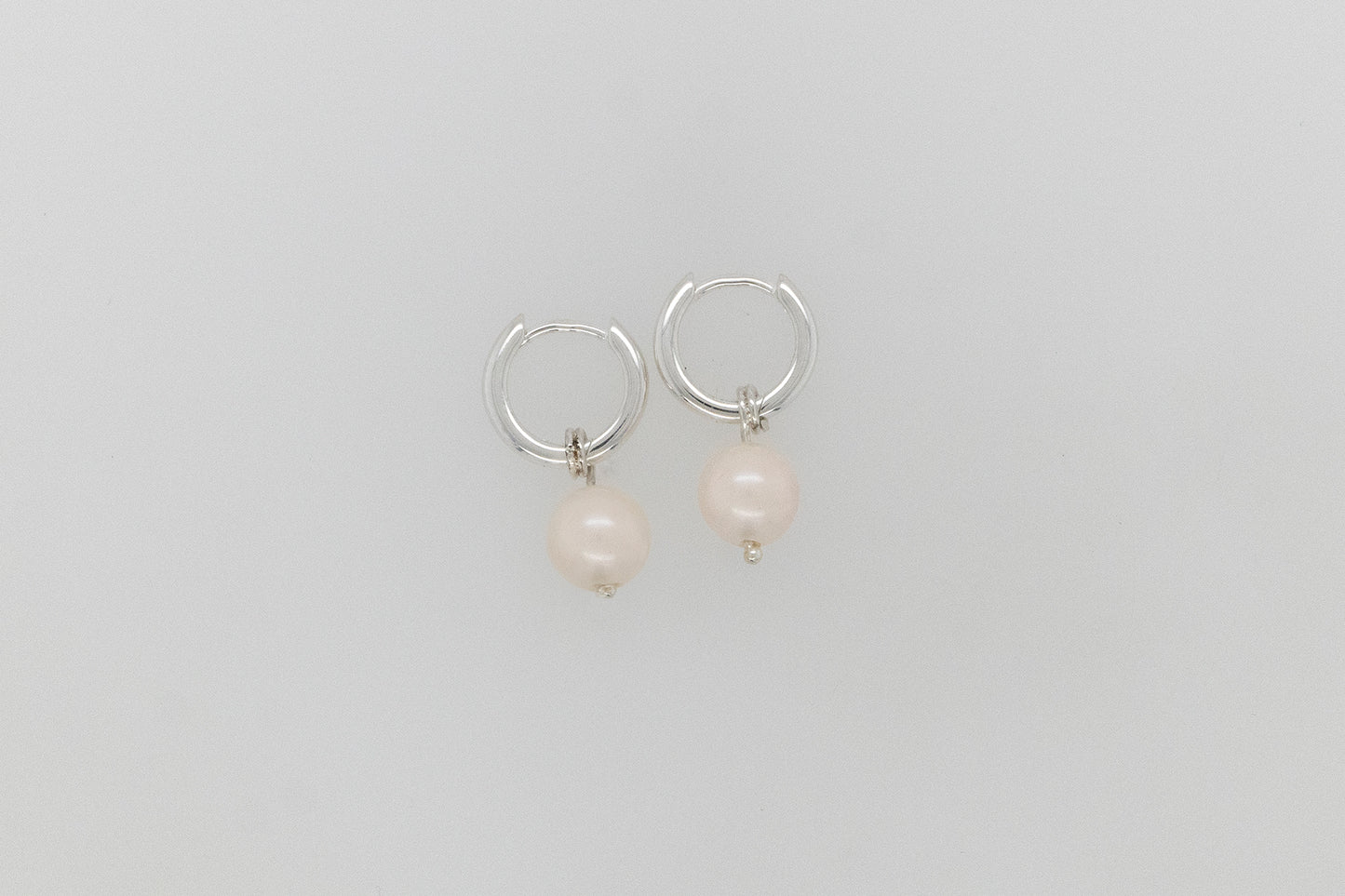 Abrolhos Pearl Huggie Earrings