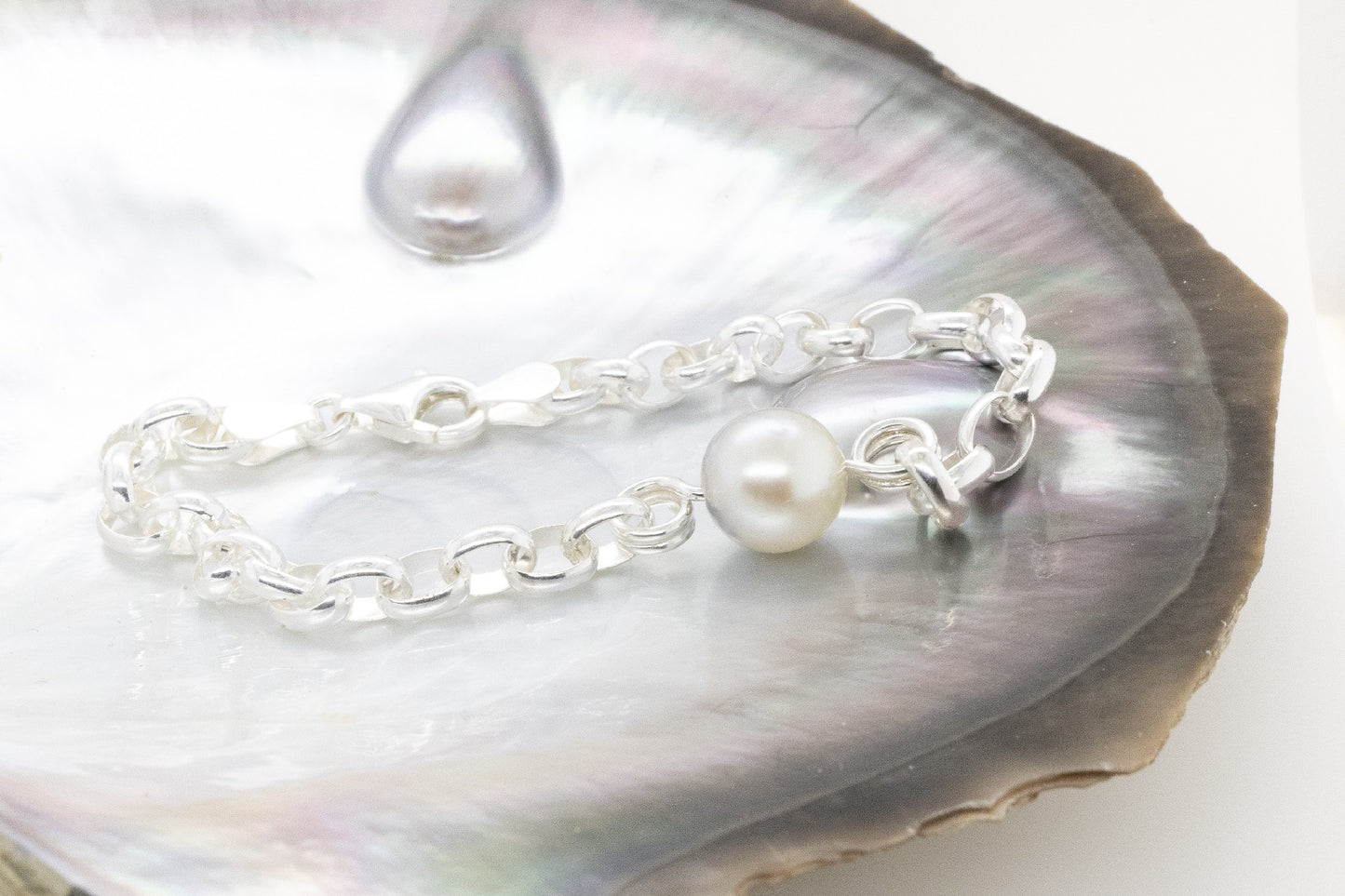 Untreated Akoya Pearl bracelet