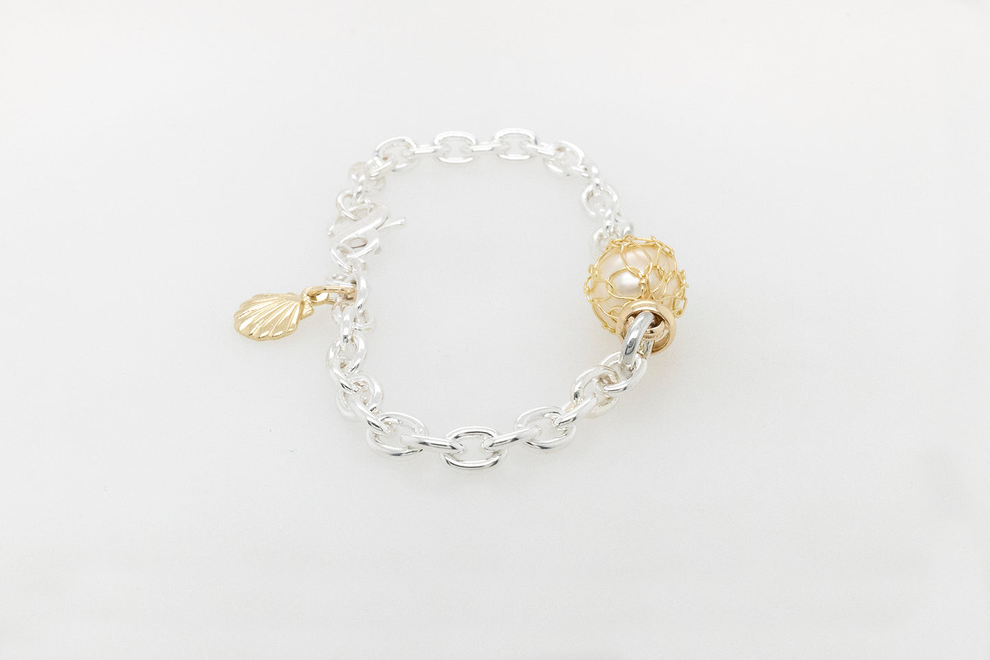 Knitted Pearl and Scallop Shell Bracelet