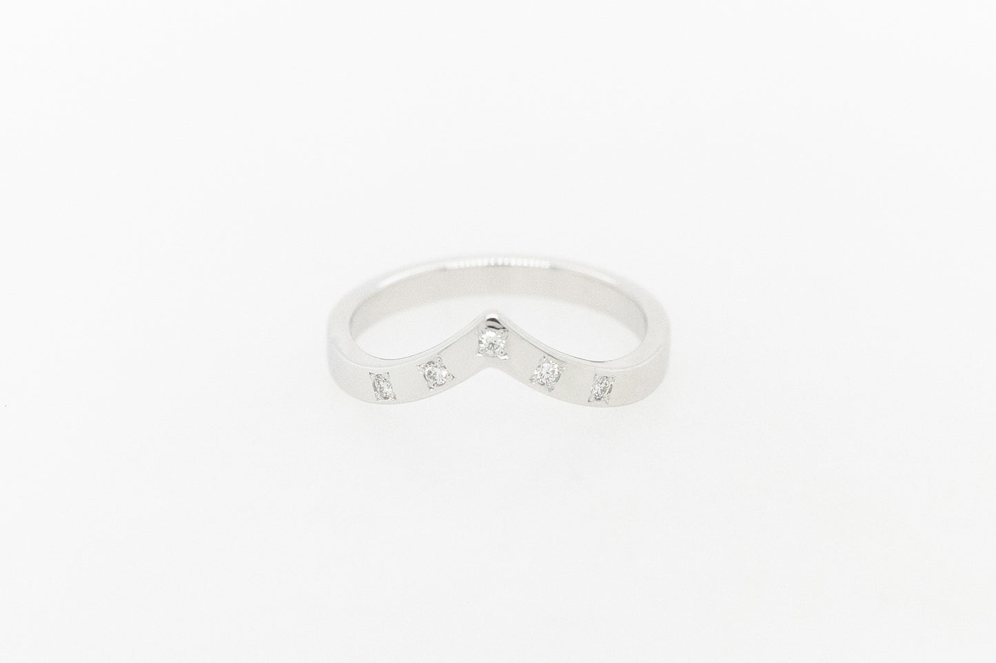 Star-Set Pointed Wedding Ring
