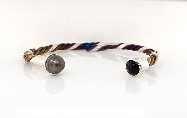 Twist Bangle with Pearl & Black Onyx
