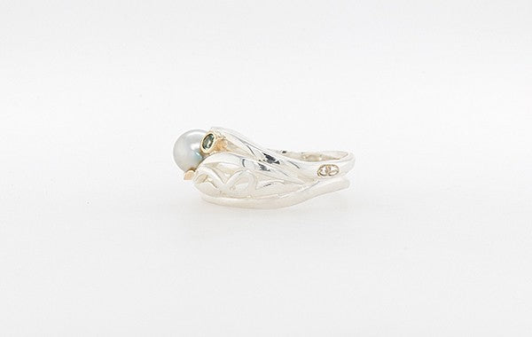 Akoya Pearl Natural & Green Sapphire Ring