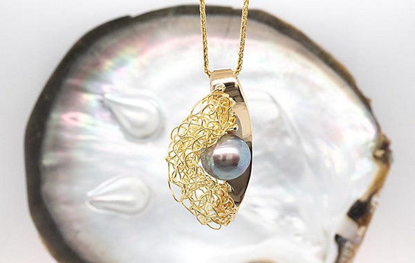 French Knitted Abrolhos Pearl Pendant 9.21-9.46mm