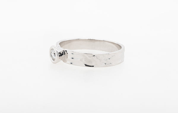 Embossed Band Bezel Set Diamond Ring 18W