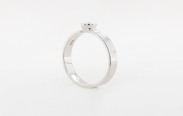 Embossed Band Bezel Set Diamond Ring 18W