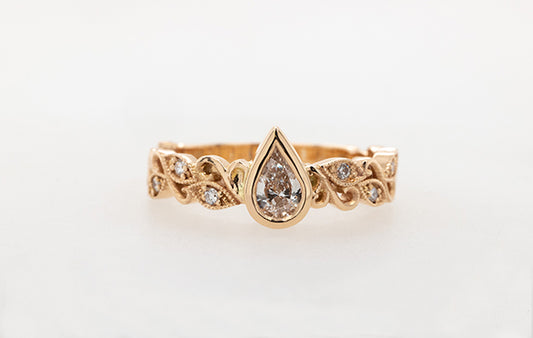 Filigree Pear Diamond Ring 18R