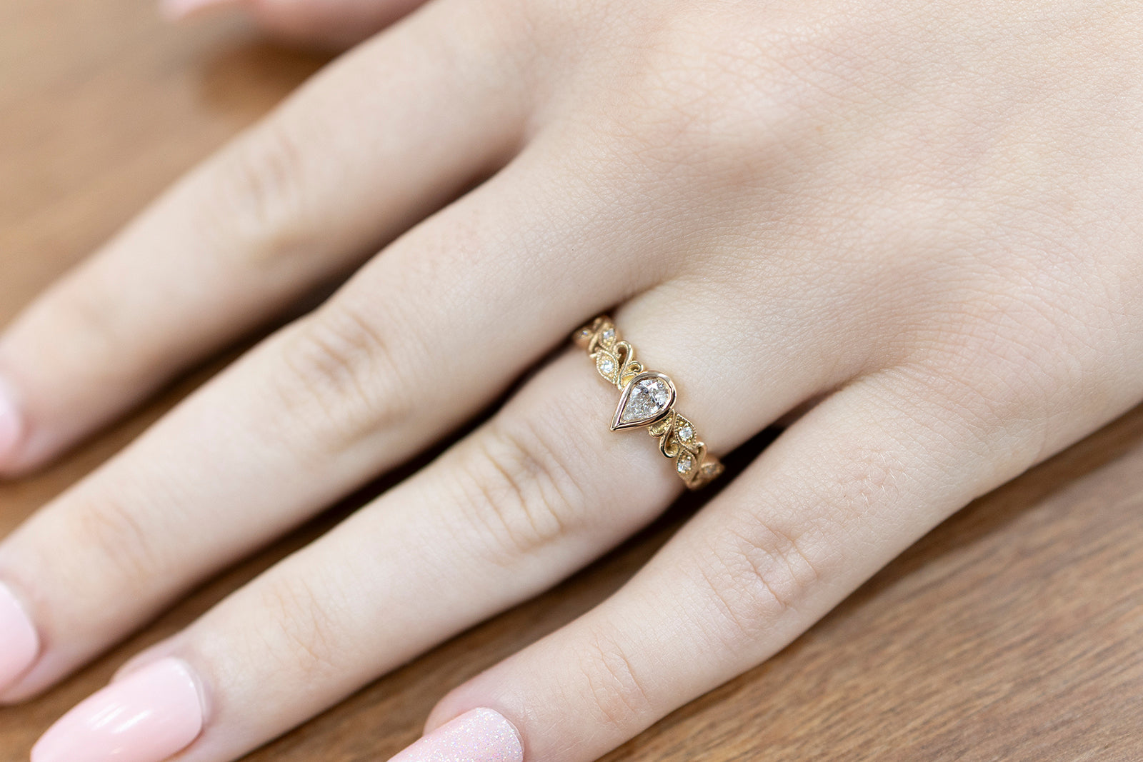 Filigree Pear Diamond Ring 18R