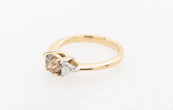 Engagement Ring 0.72ct Champagne 2 Trilliants