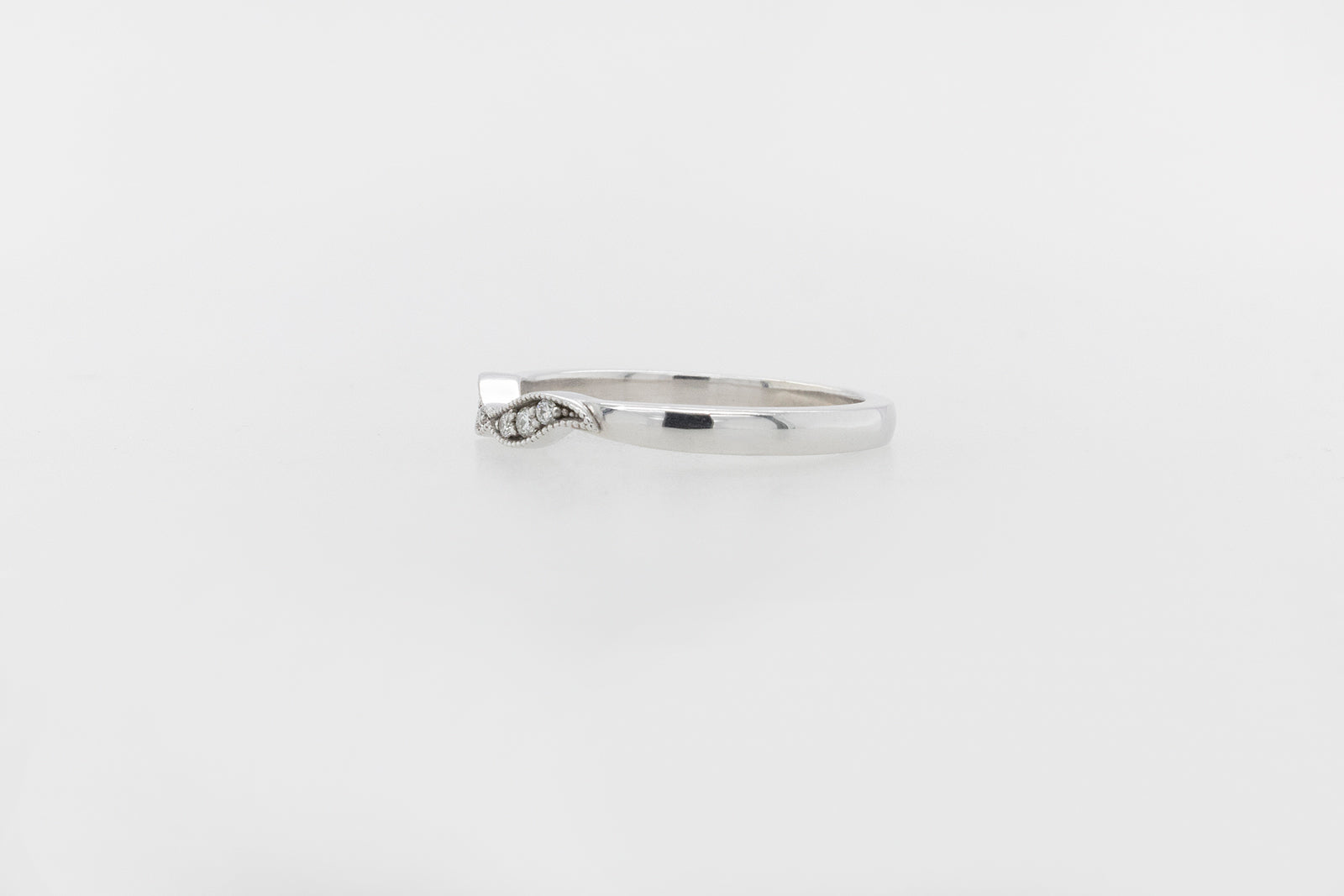 Wedding Ring Fancy Millgrain Diamonds