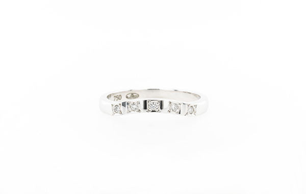 Wedding Ring Curved Diamond 18W