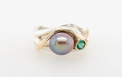 Pearl Ring with Natural Emerald