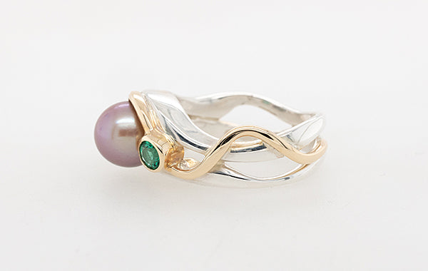 Pearl Ring with Natural Emerald