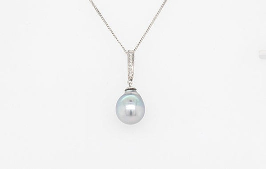 Pearl & Diamond Drop Pendant 18W