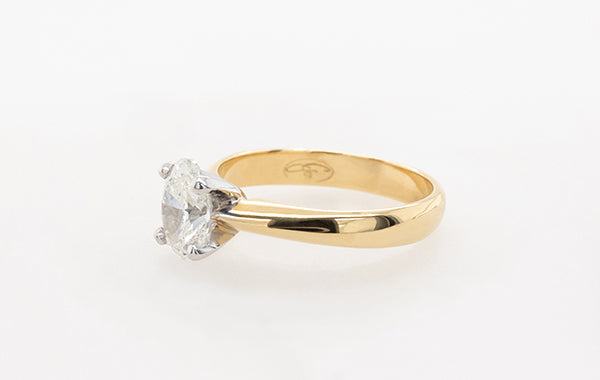 Oval 1.01ct Solitaire Engagement Ring