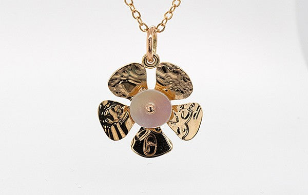 Geraldton Wax with MOP Pendant 
